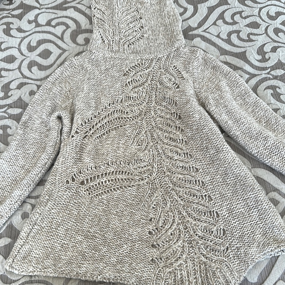 Anthropologie sweater worn but good condition size medium